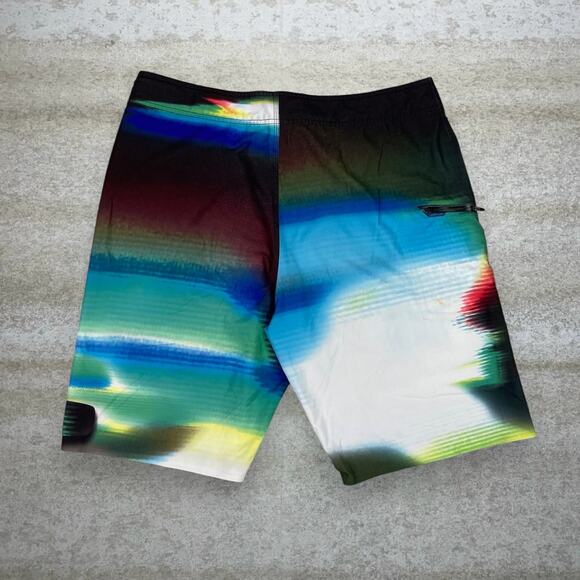 Vintage Oakley Swim Shorts Thermal Pattern 11" Inseam Y2K - Picture 2 of 5